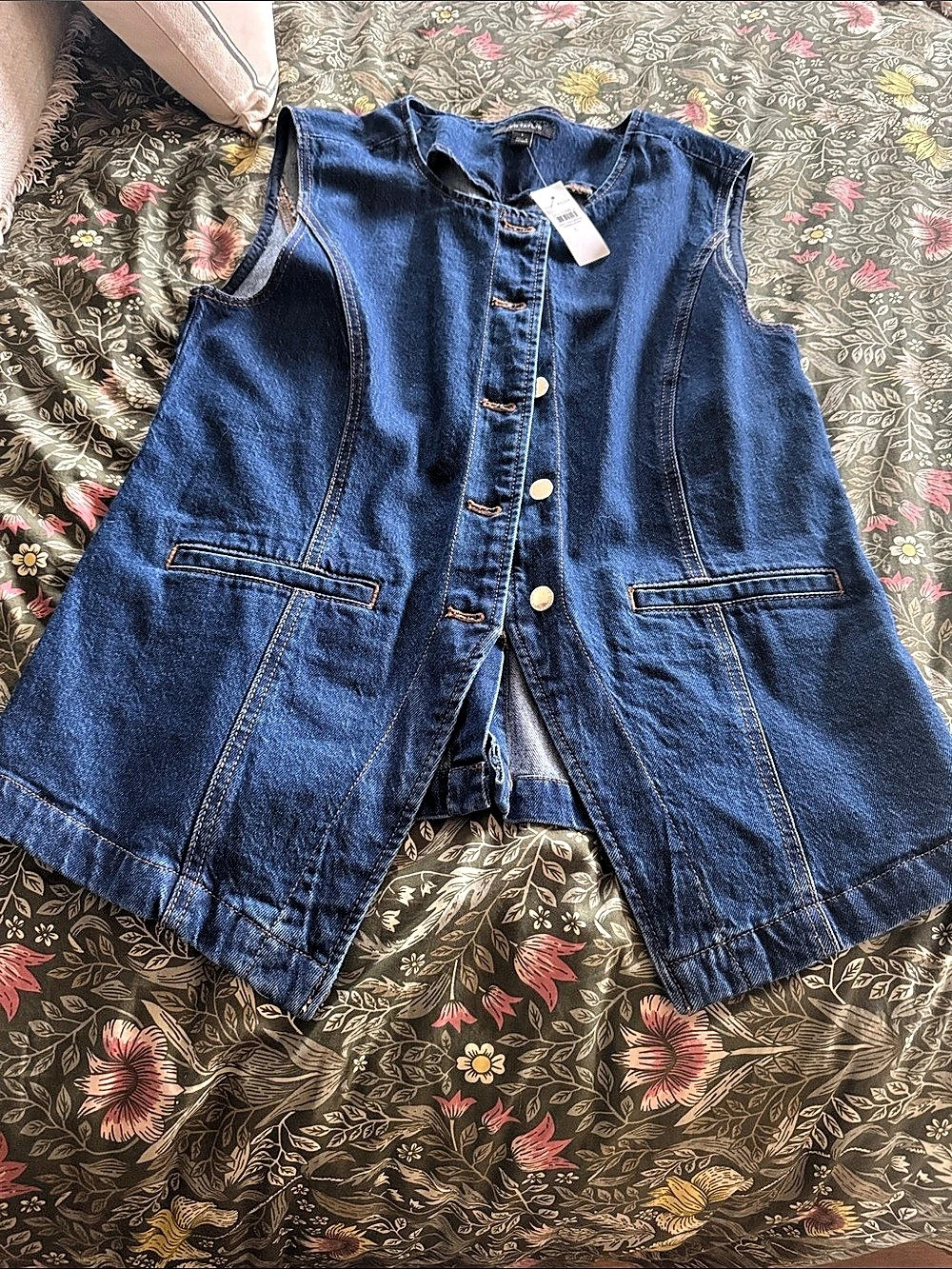 Ann Taylor The Long Crew Neck Vest in Denim Vest in Blue Size Large NWT